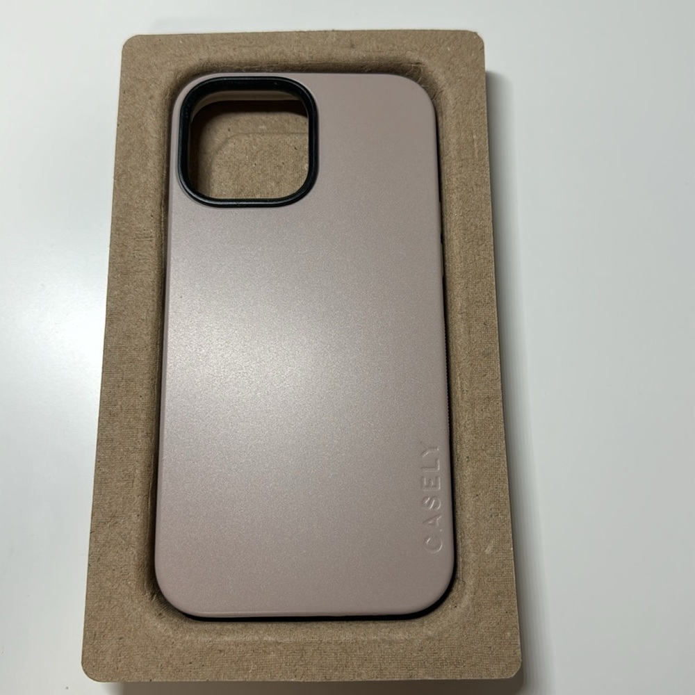 Casely bold iPhone 13 pro max case new in box Nude color